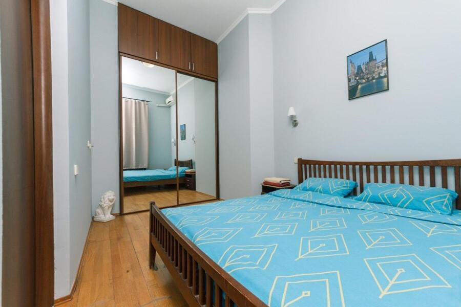 Apartments In Center Metro Olimpiyskay Velyka Vaselkivska Street Kijev Kültér fotó